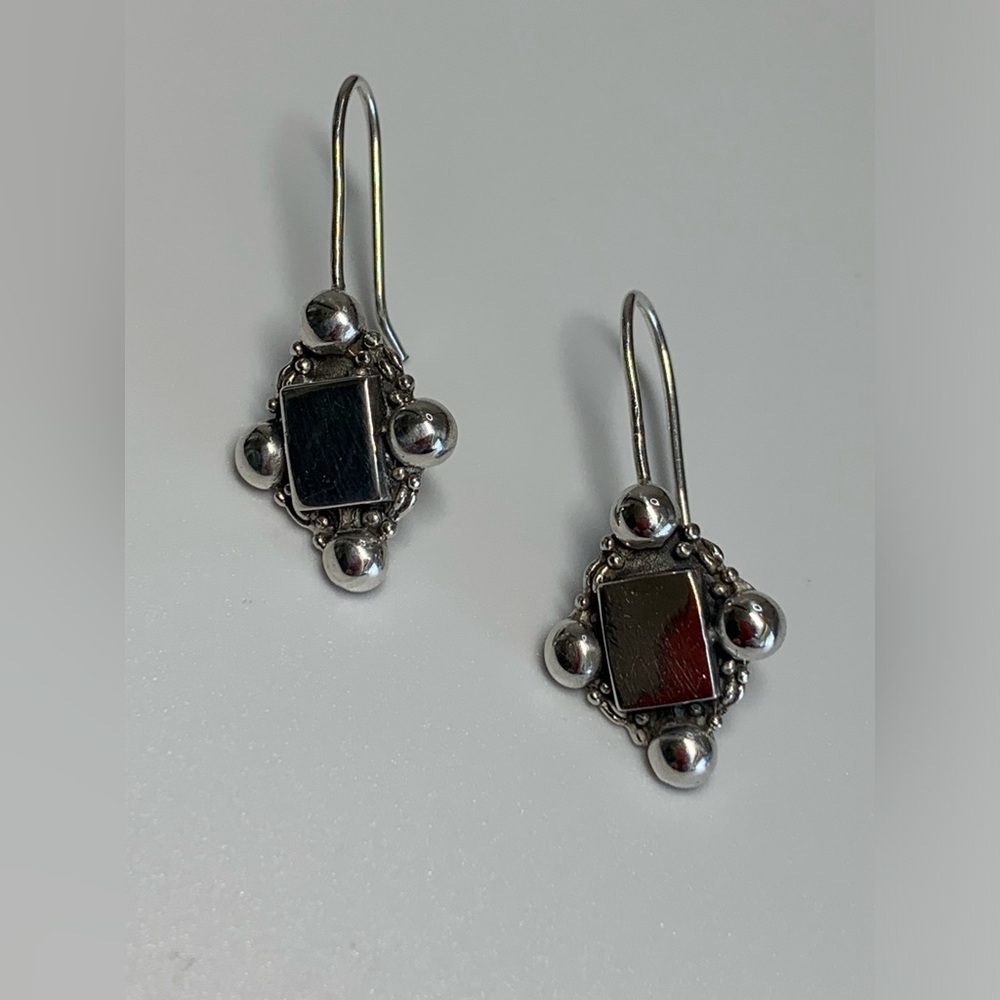 Silpada Vintage RARE VHTF Sterling Silver Square W/ Silver Bead Accent Earrings